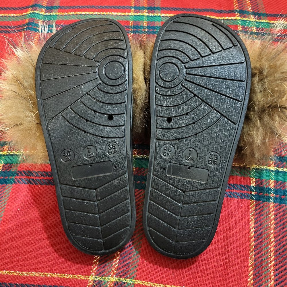 REAL RACCOON FUR SLIDES Size 7 - Picture 3 of 5